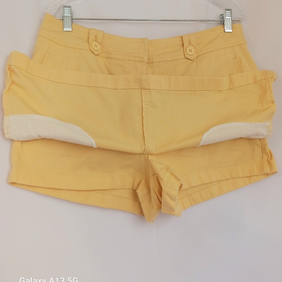 Aldo Trevi Women's Yellow Skirt Skort Sz 12 - Picture 1 of 9